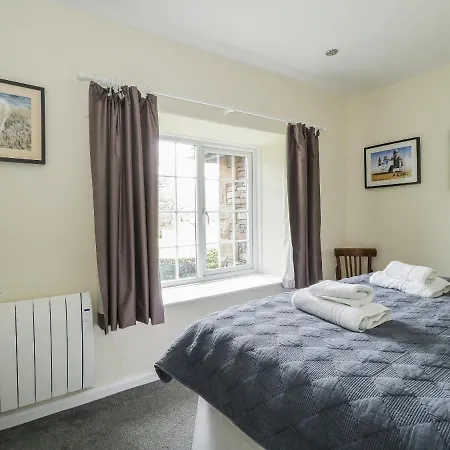 2 Gowbarrow Cottages *